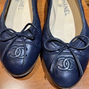 CHANEL shoes flats